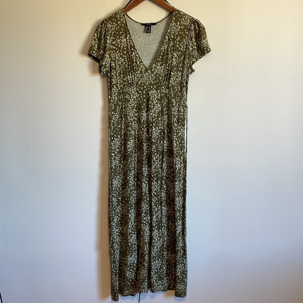 Forever21 Micro Floral Dress MIDI Medium Olive Green Short Sleeve Waist Tie V